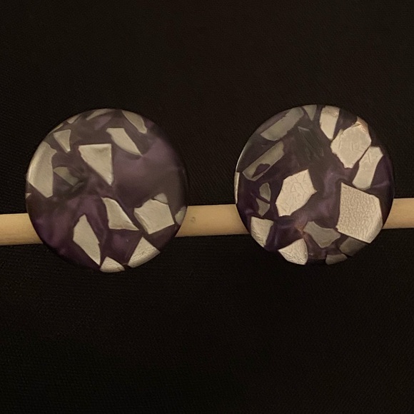 Vintage Clip On Earrings Purple Pearl - Picture 1 of 5